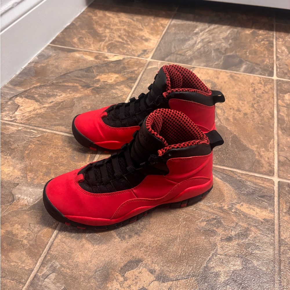 Retro Jordan 10s fusion red - Picture 2 of 5
